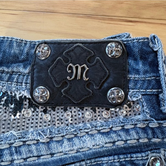 Miss Me Cropped Jeans Womens Sz 25 Low Rise Embellished Denim Capris - Picture 4 of 9